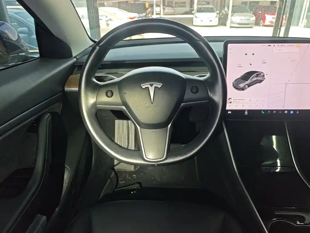 Tesla Model 3 2019 — фото 11