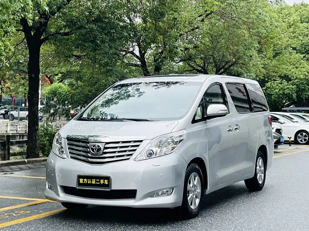 Toyota Alphard 2011
