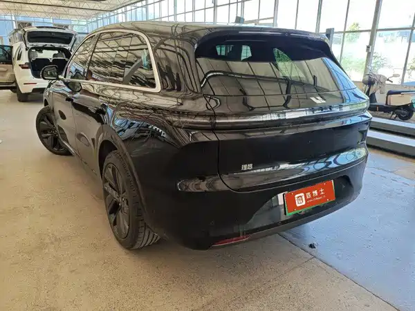Li Auto L6 2025