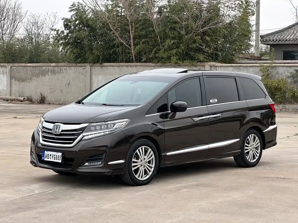 Honda Elysion 2016 — фото 1