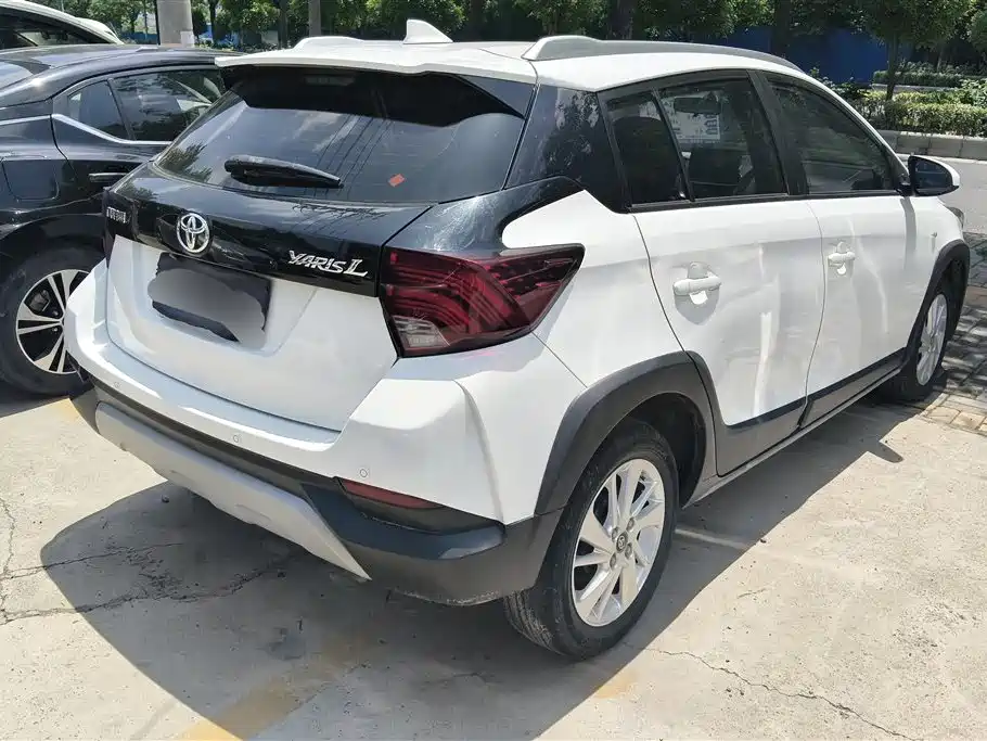 Toyota Yaris L 2020 — фото 2