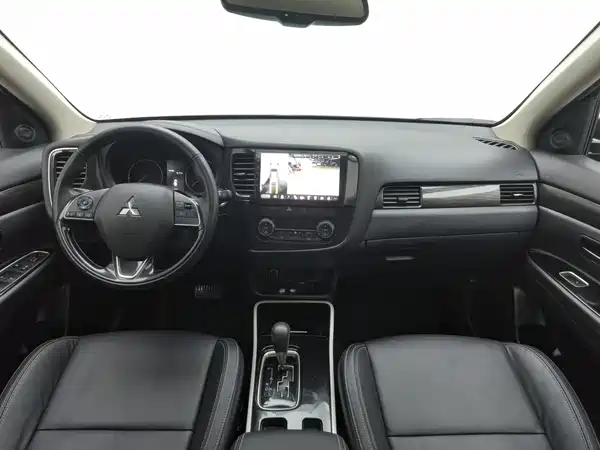 Mitsubishi Outlander 2021