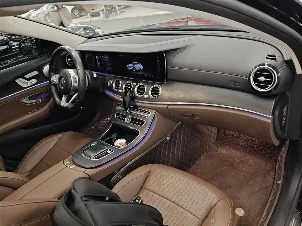 Mercedes-Benz E-Class 2019 — фото 12