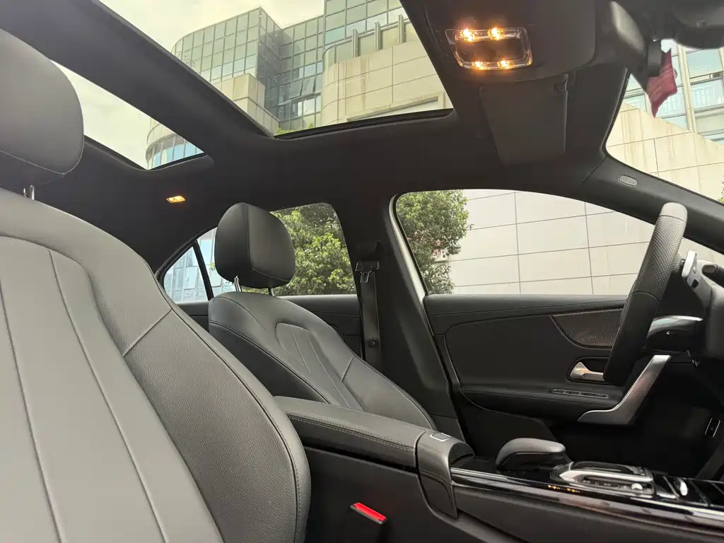 Mercedes-Benz A-Class 2022 — фото 11