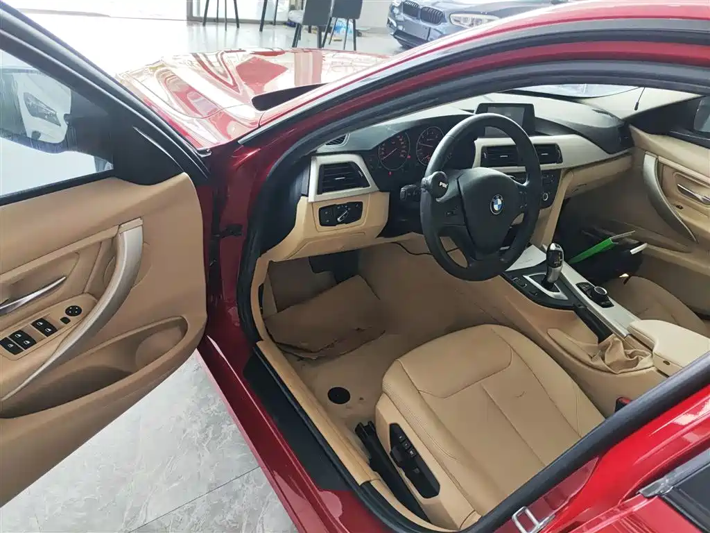 BMW 3 Series 2015 — фото 16