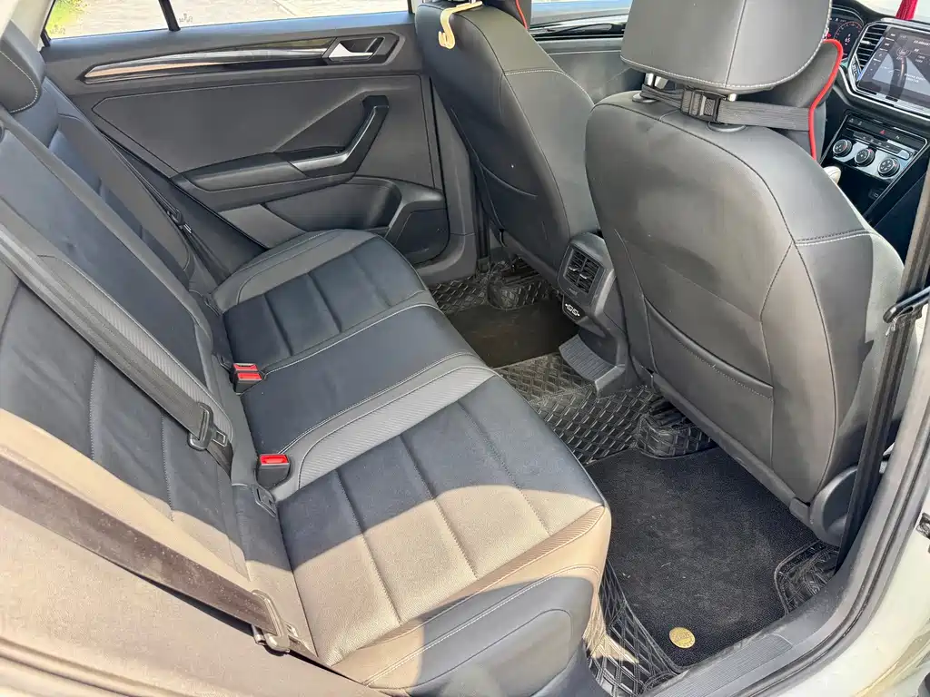 Volkswagen T-Roc 2022 — фото 13