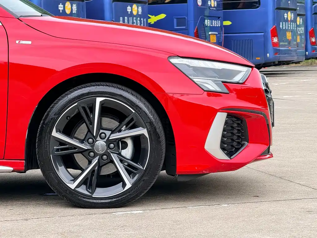 Audi A3 2021 — фото 13