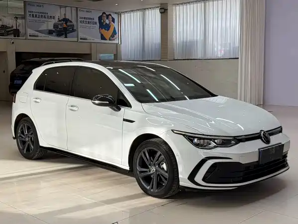 Volkswagen Golf 2024