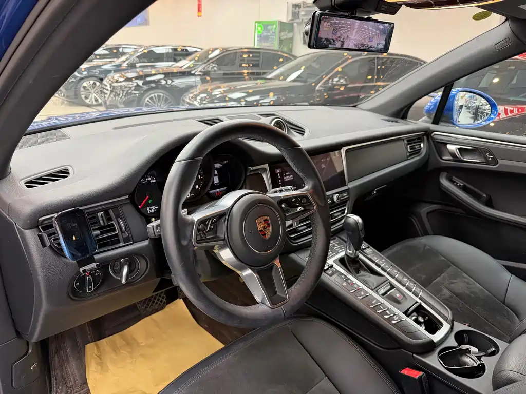 Porsche Macan 2019 — фото 11