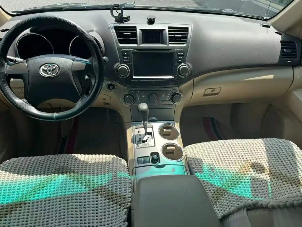 Toyota Highlander 2011 — фото 2