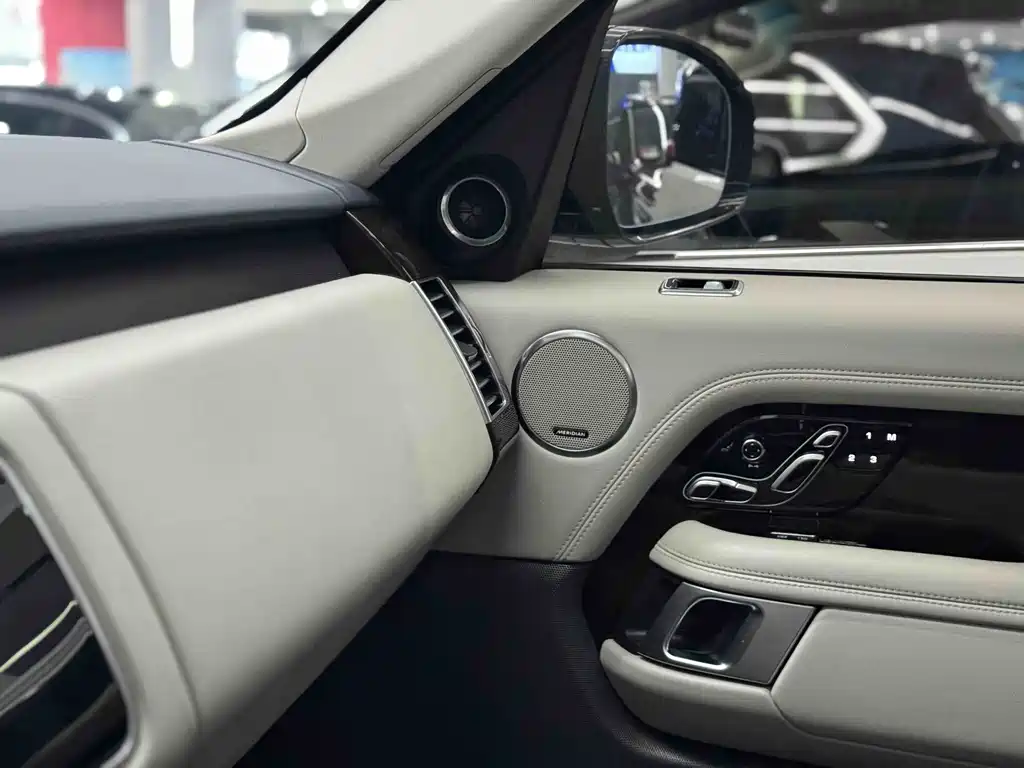 Land Rover Range Rover 2021 — фото 13