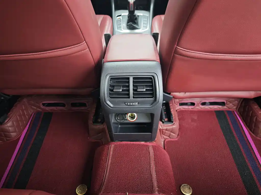 Volkswagen Golf Sportsvan 2018 — фото 14
