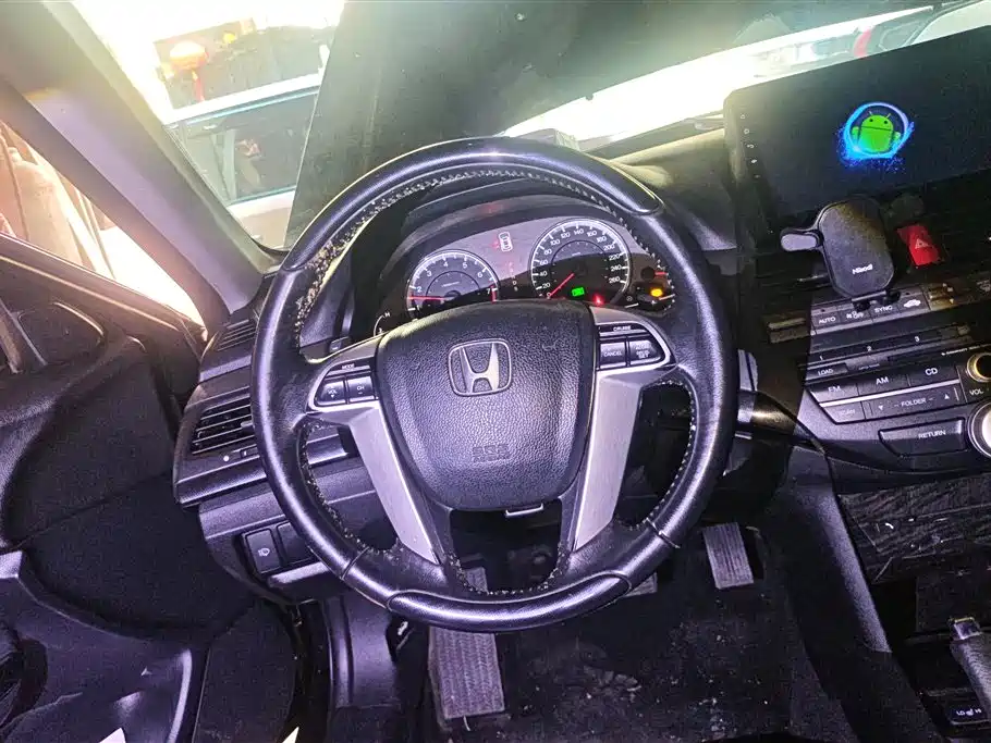 Honda Accord 2013 — фото 15