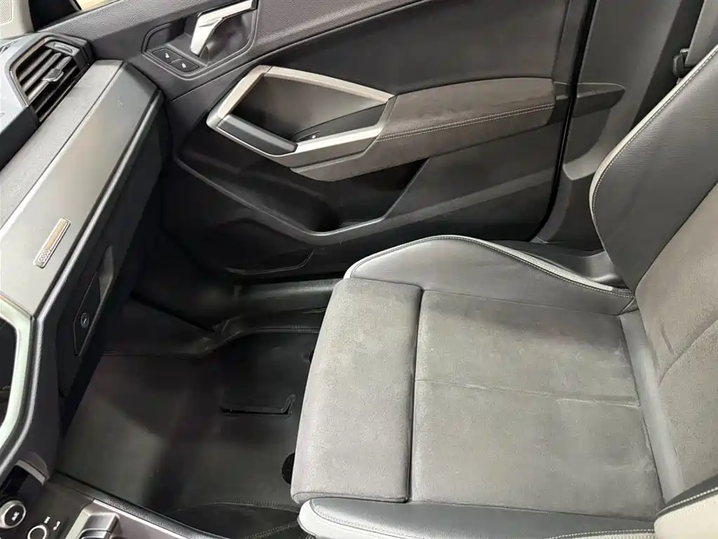Audi Q3 2023 — фото 18