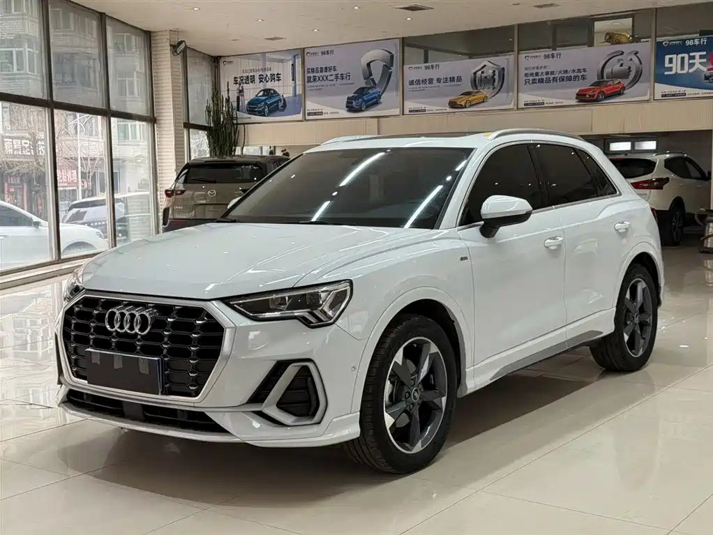 Audi Q3 2023 — фото 1