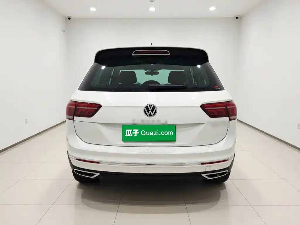 Volkswagen Tiguan L 2023 — фото 3
