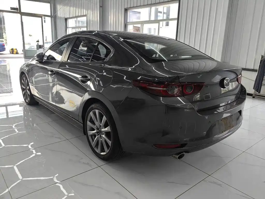 Mazda 3 Axela 2019 — фото 5