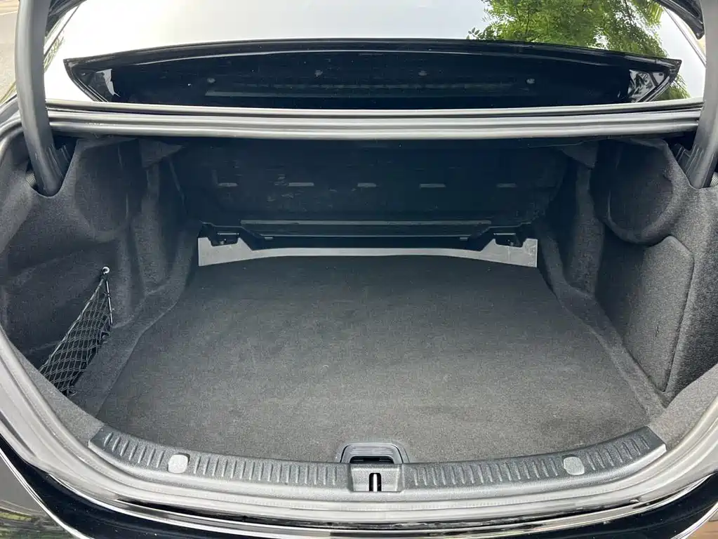 Mercedes-Benz E-Class 2020 — фото 15