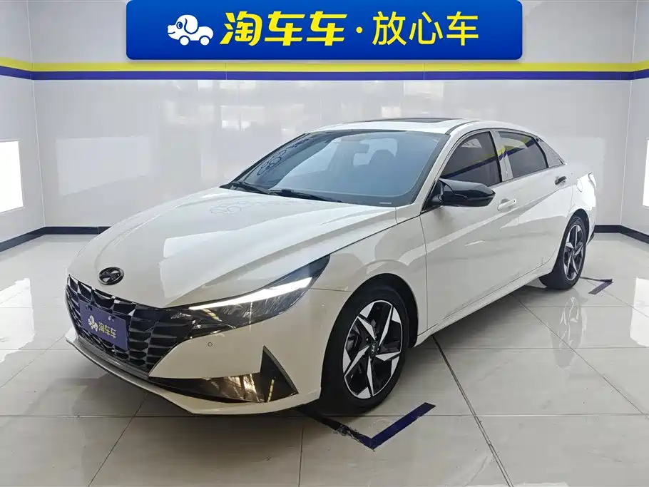 Hyundai Elantra 2022