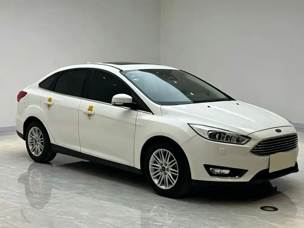 Ford Focus 2018 — фото 2