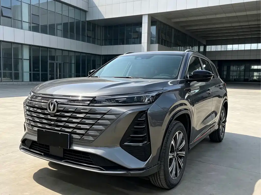 Changan CS75 PLUS 2024 — фото 1