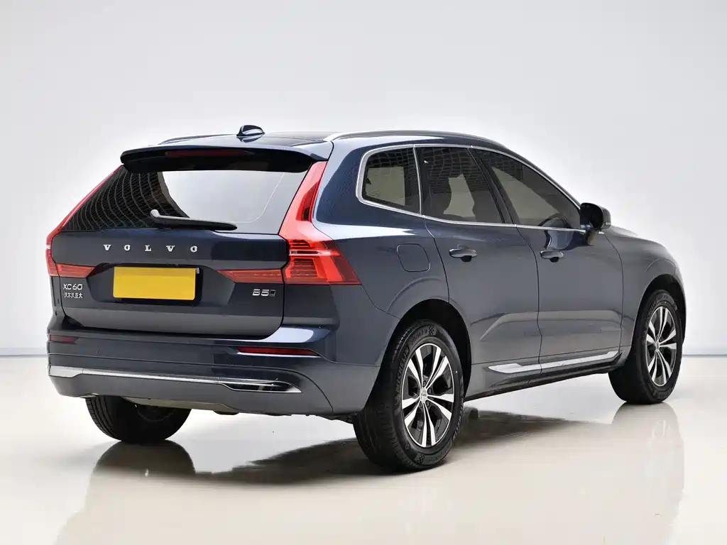Volvo XC60 2023 — фото 6
