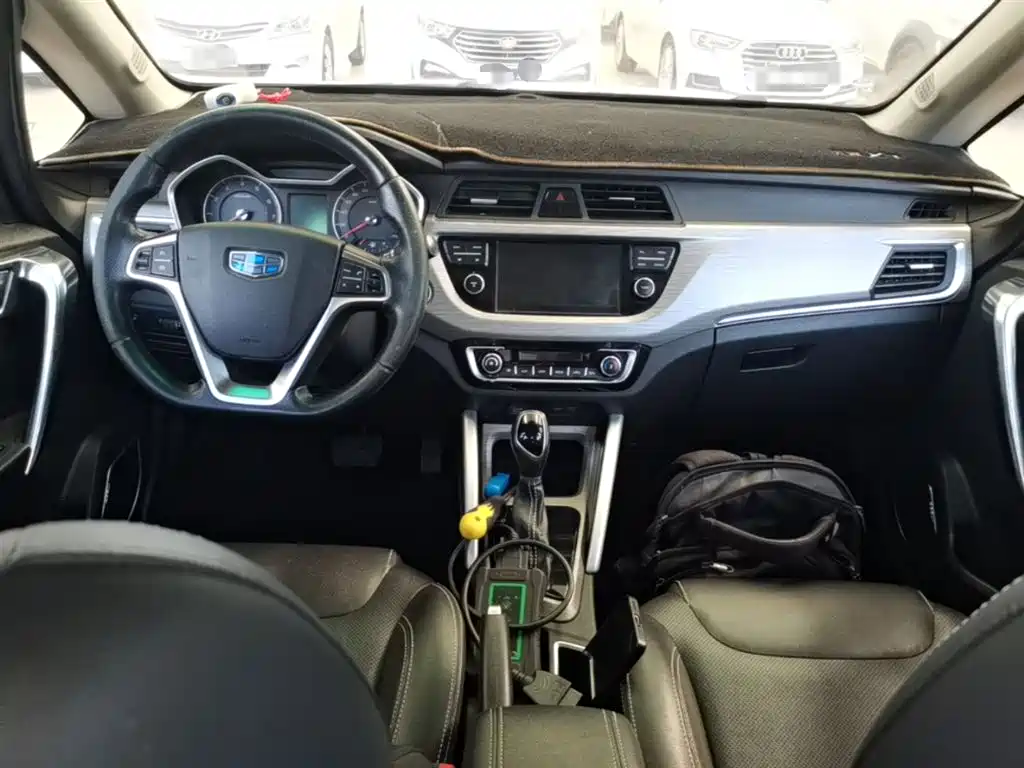 Geely Vision X3 2018 — фото 10