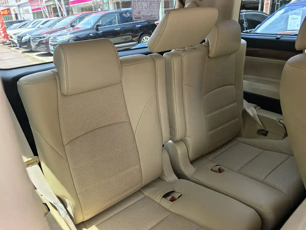 Toyota Alphard 2017 — фото 9