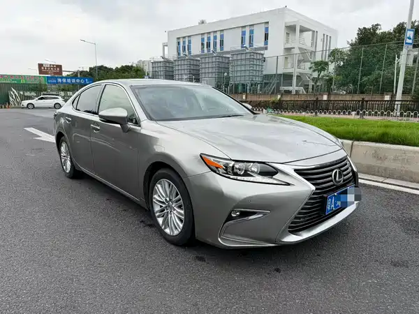 Lexus ES 2017