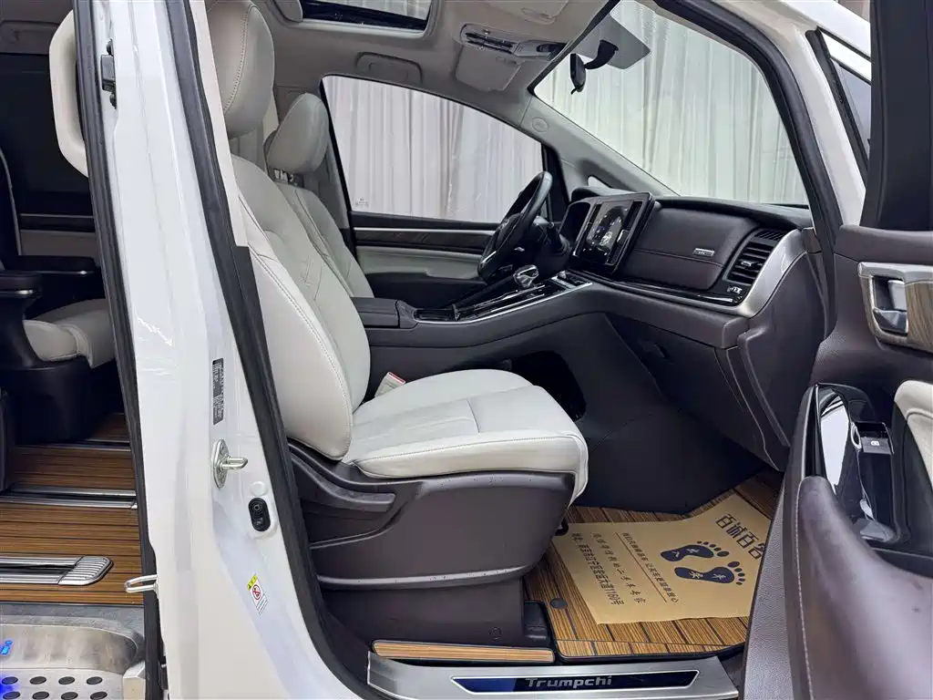 GAC Motor Trumpchi M8 2022 — фото 12