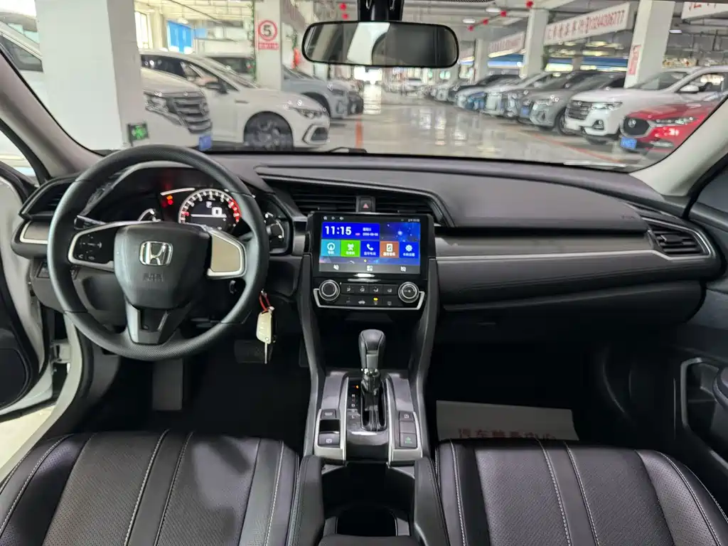 Honda Civic 2018 — фото 9