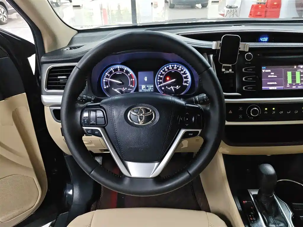 Toyota Highlander 2018 — фото 7