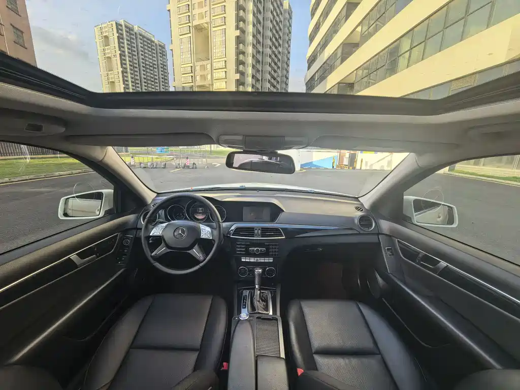 Mercedes-Benz C-Class 2011