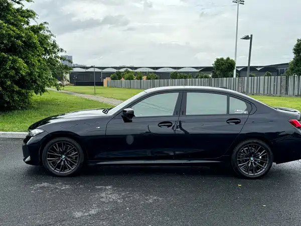 BMW 3 Series 2023