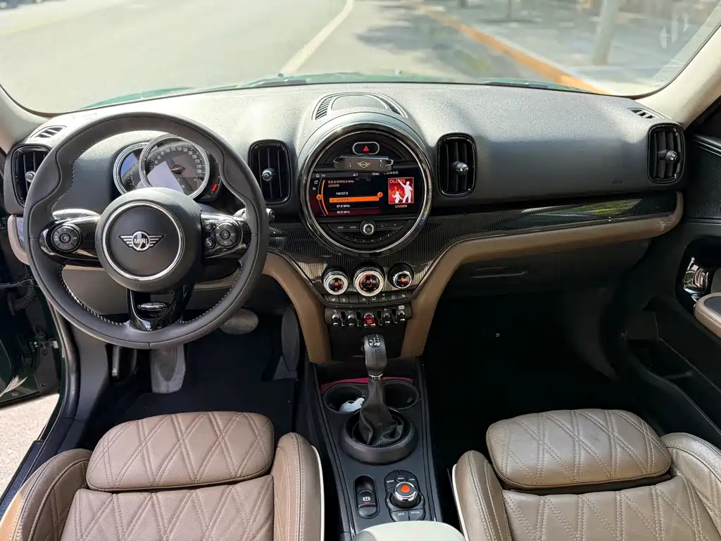 MINI Countryman 2019 — фото 11