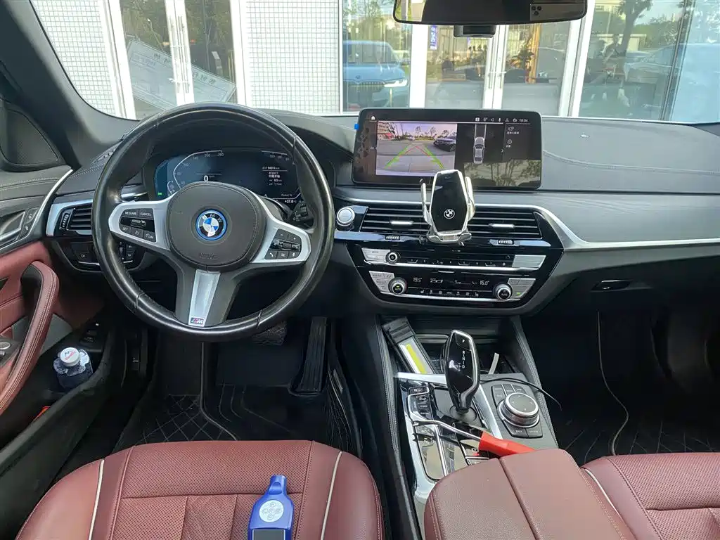 BMW 5 Series New Energy 2022 — фото 6