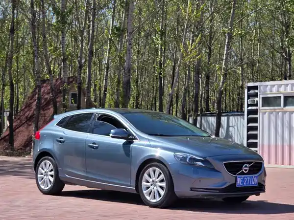 Volvo V40 2013