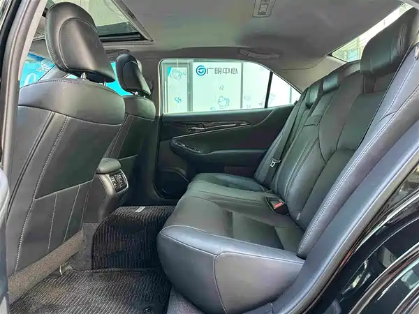 Toyota Crown 2019