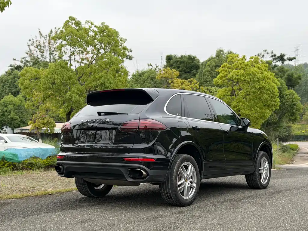 Porsche Cayenne 2017 — фото 9