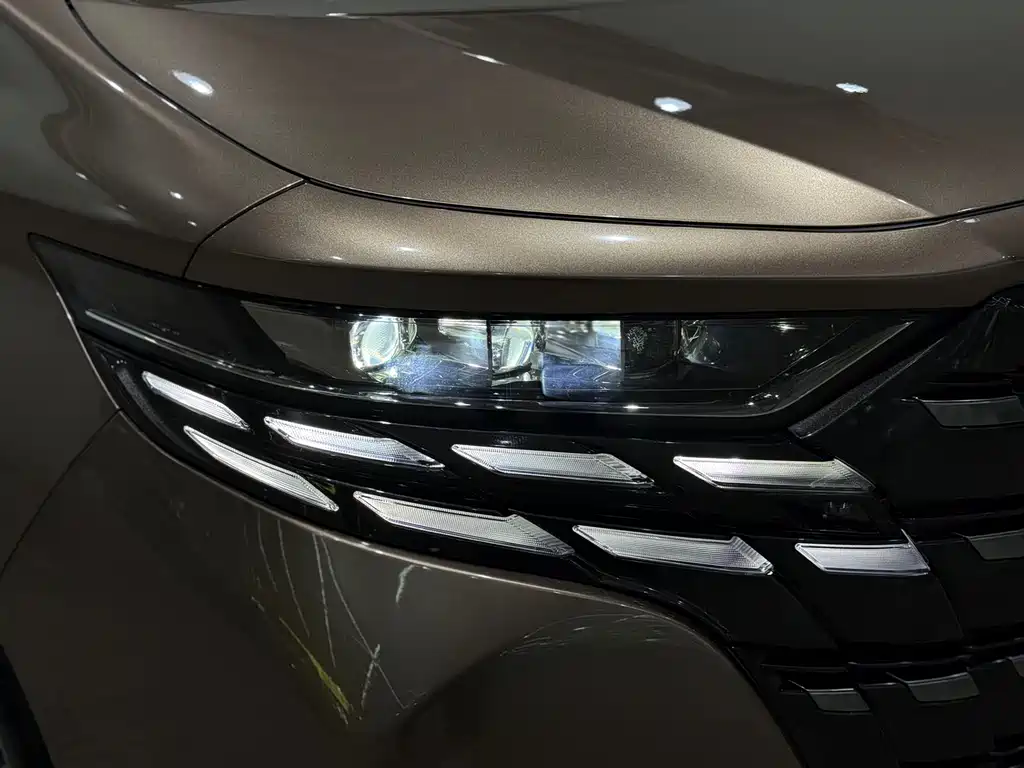 Toyota Alphard 2025 — фото 20