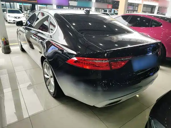 Jaguar XFL 2019