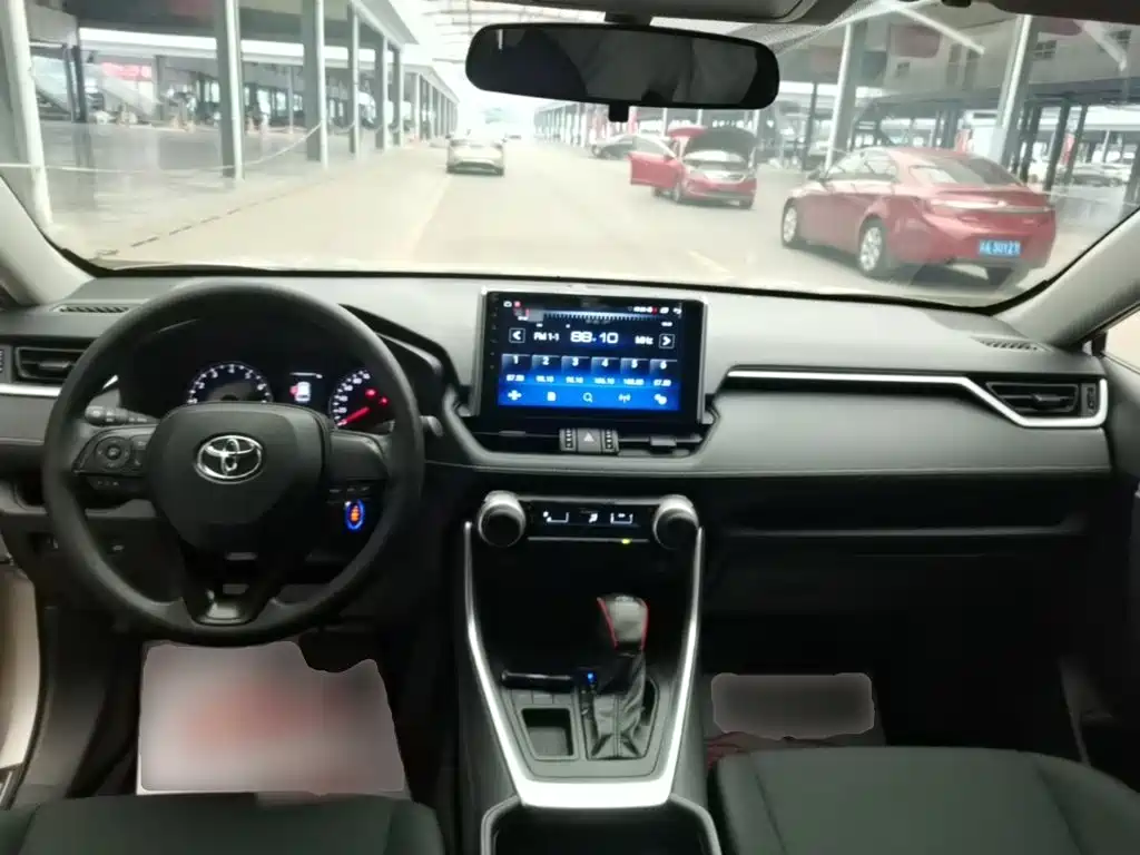 Toyota Wildlander 2023 — фото 10