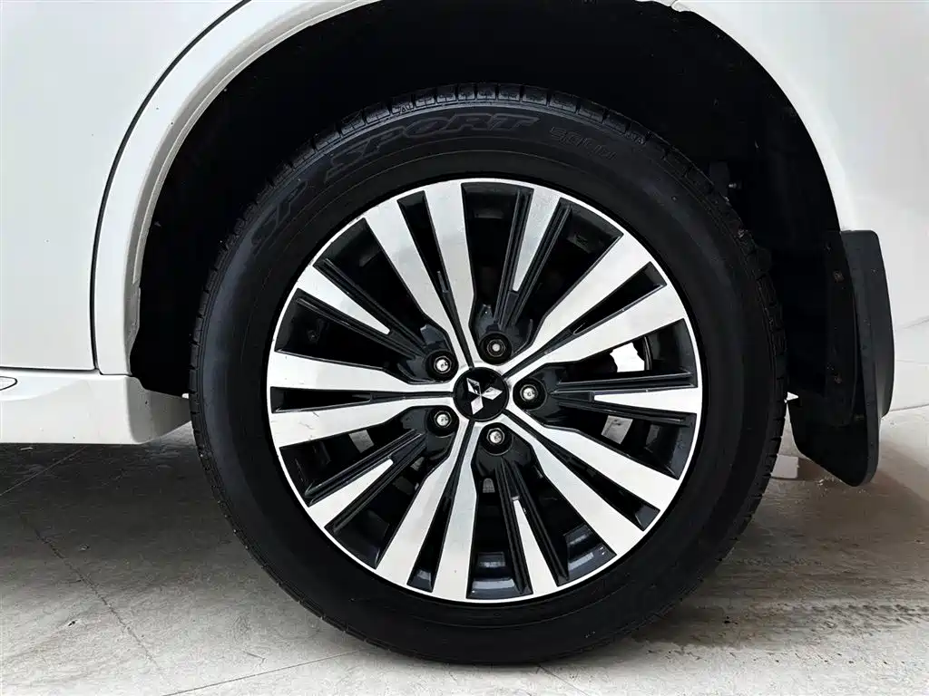 Mitsubishi Outlander 2022 — фото 20