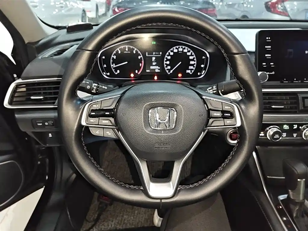 Honda Accord 2020 — фото 11