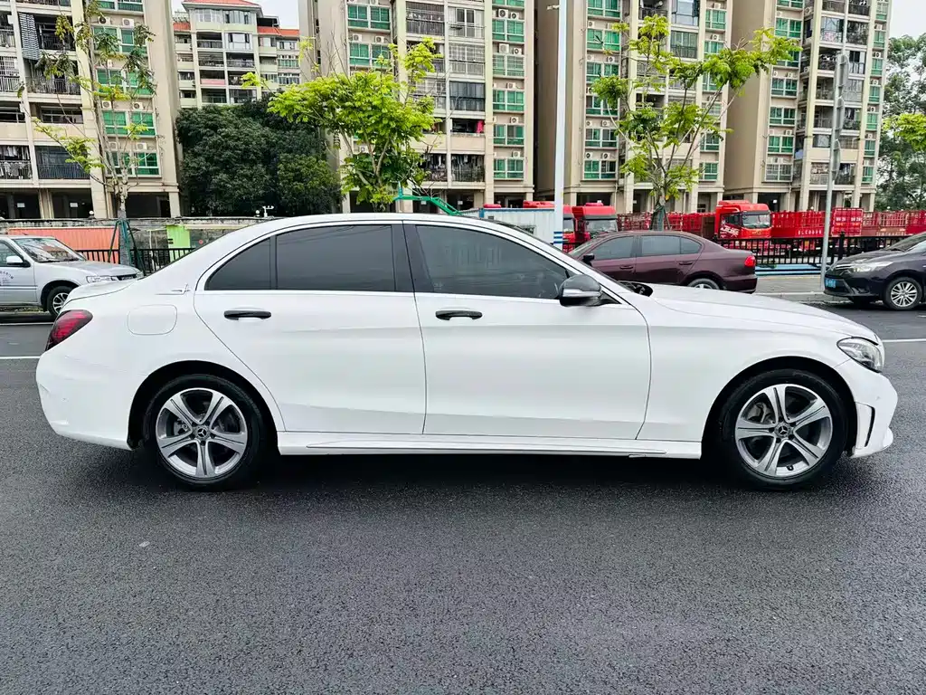 Mercedes-Benz C-Class 2020