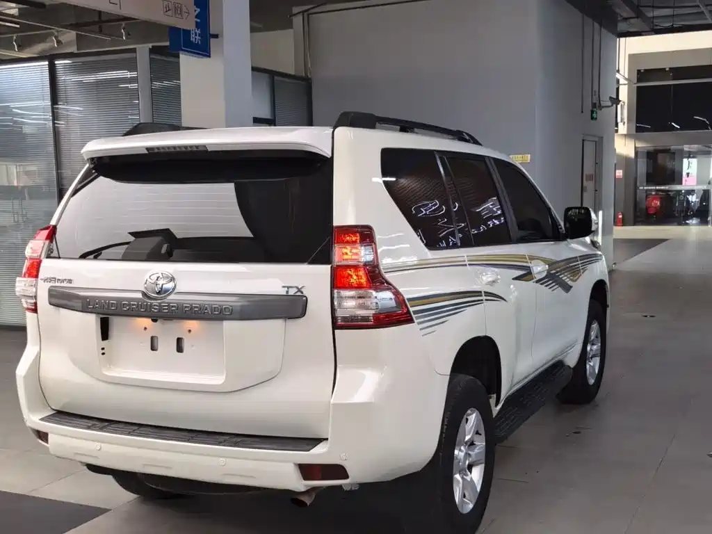 Toyota Prado 2015 — фото 14