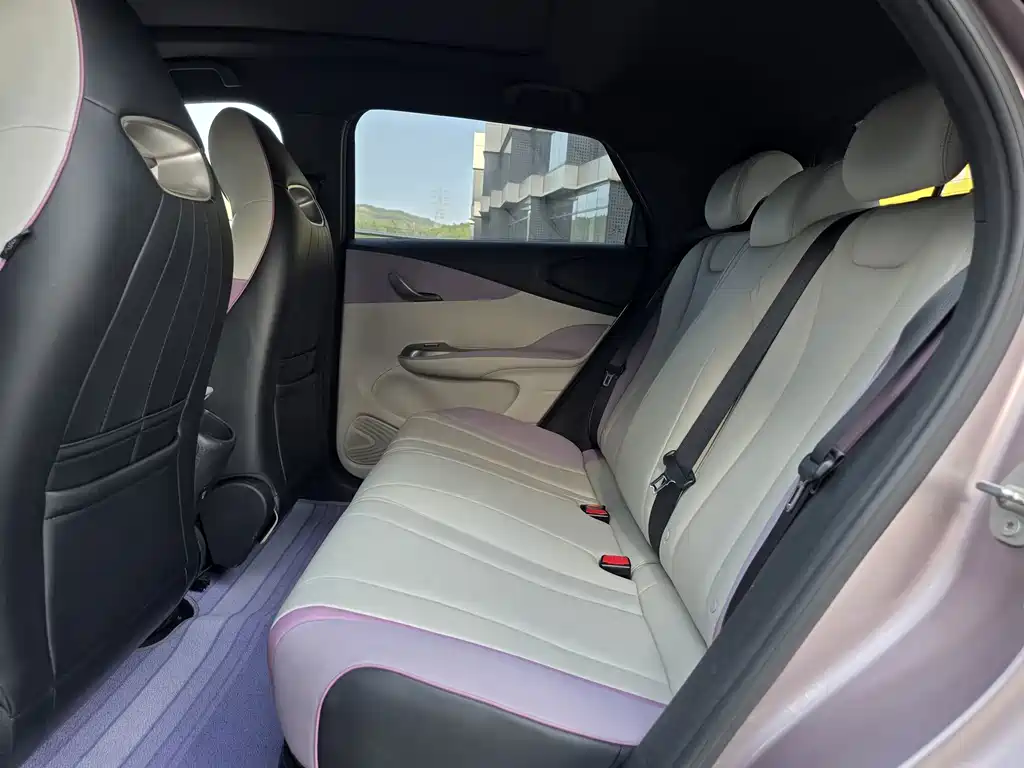 BYD Dolphin 2022 — фото 13