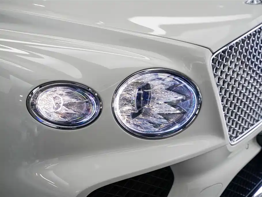 Bentley Bentayga 2022 — фото 9