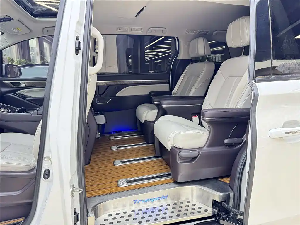 GAC Motor Trumpchi M8 2022 — фото 11