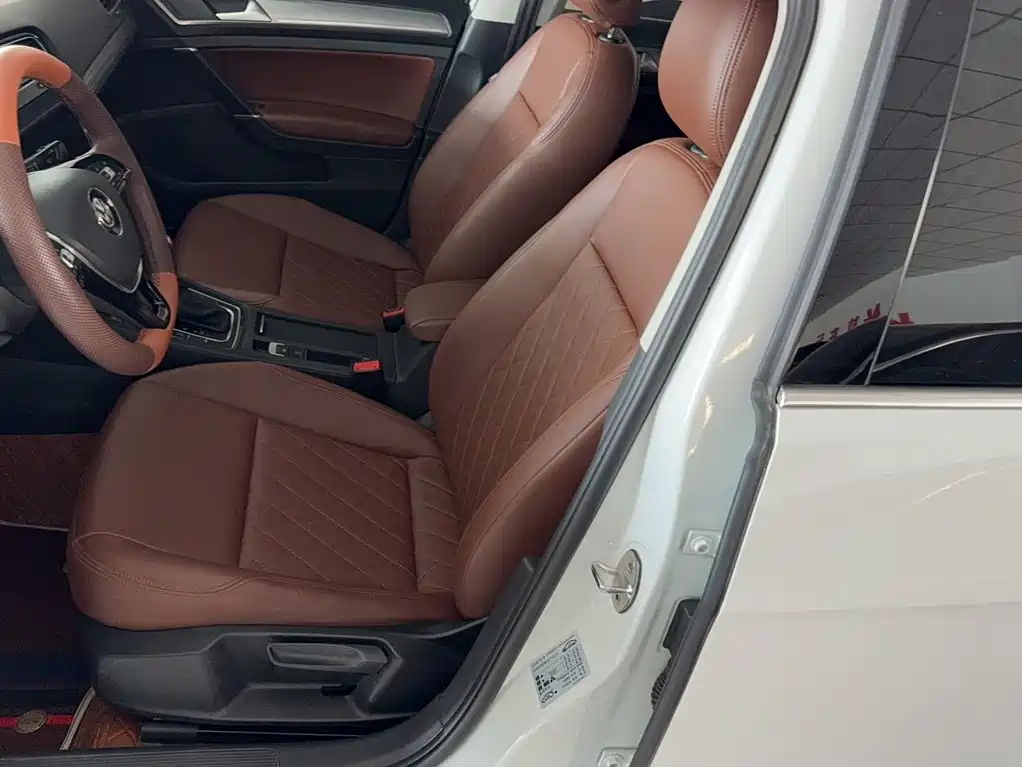 Volkswagen Golf 2020